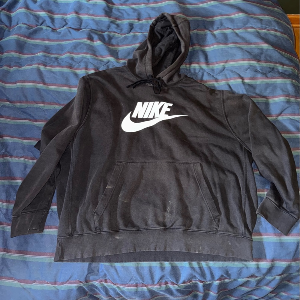 Vintage Nike Black Hoodie with White Tag